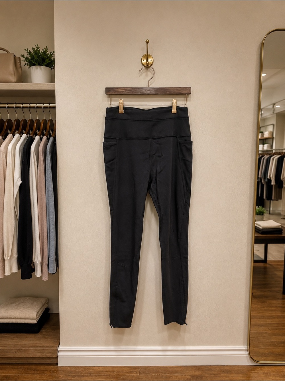 Athleta Women’s Large Black Stretch Athletic Pants Zip Ankle Pull-On NWOT